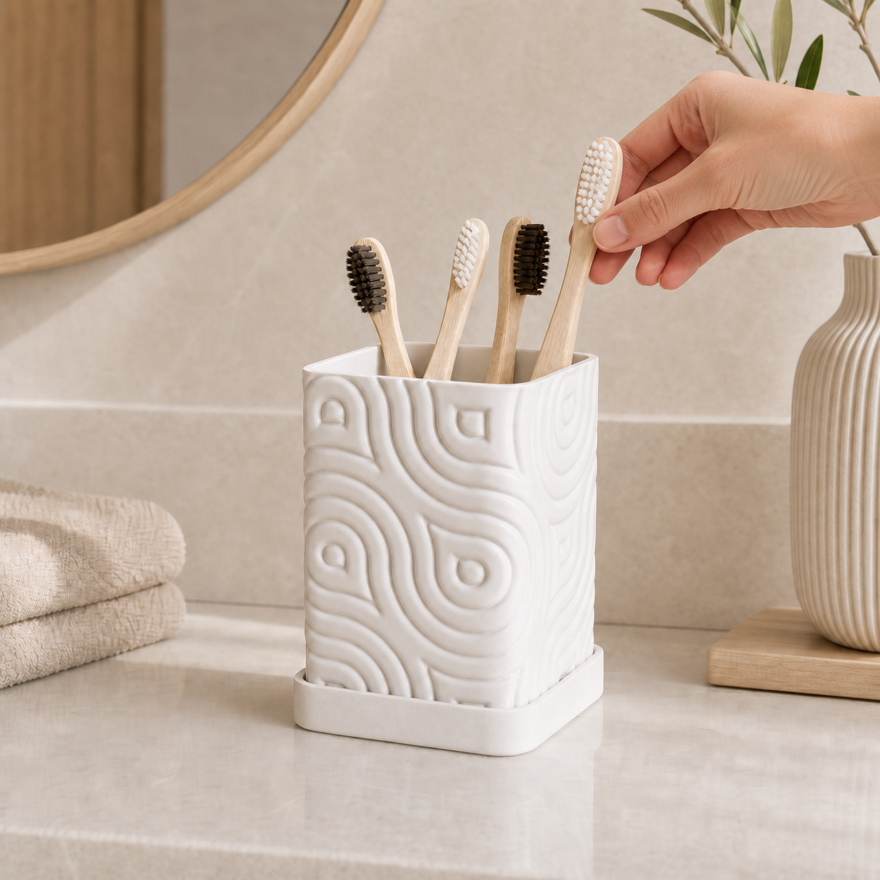 Toothbrush holder in use – square design and dry hand